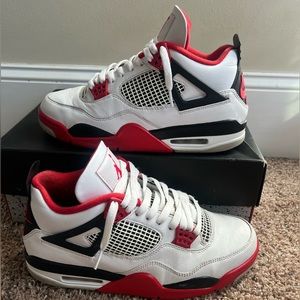 USED JORDAN 4 FIRE RED